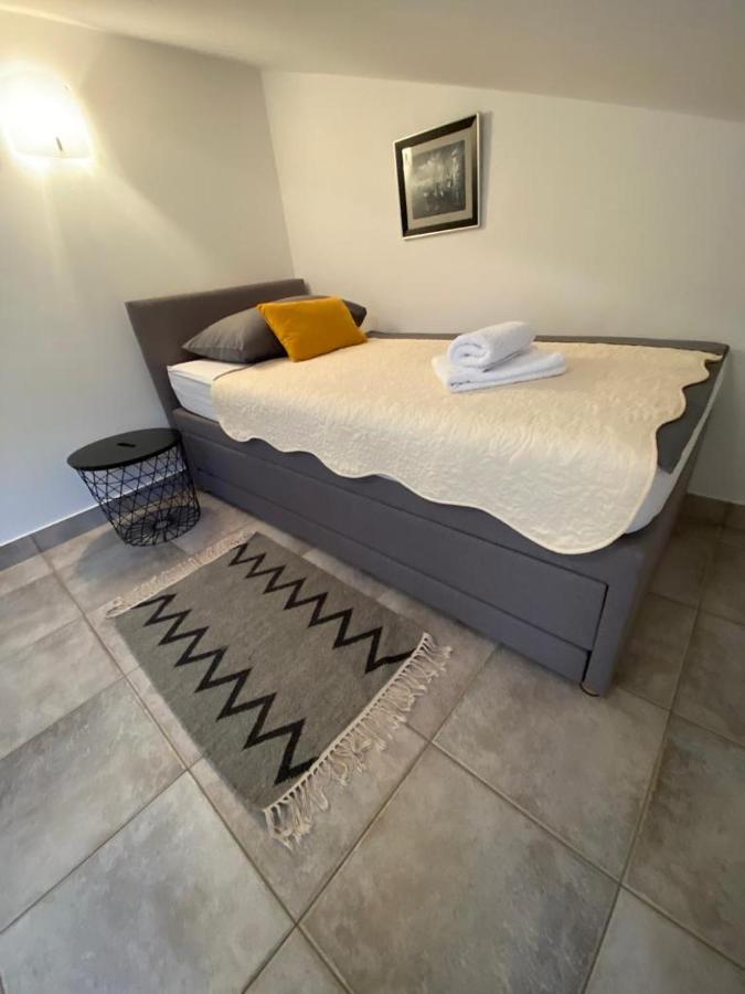 Apartments Lokunja Pag Town Εξωτερικό φωτογραφία